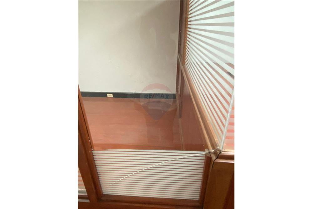 Office for Sale in SANTA BARBARA Distrito Capital 110111